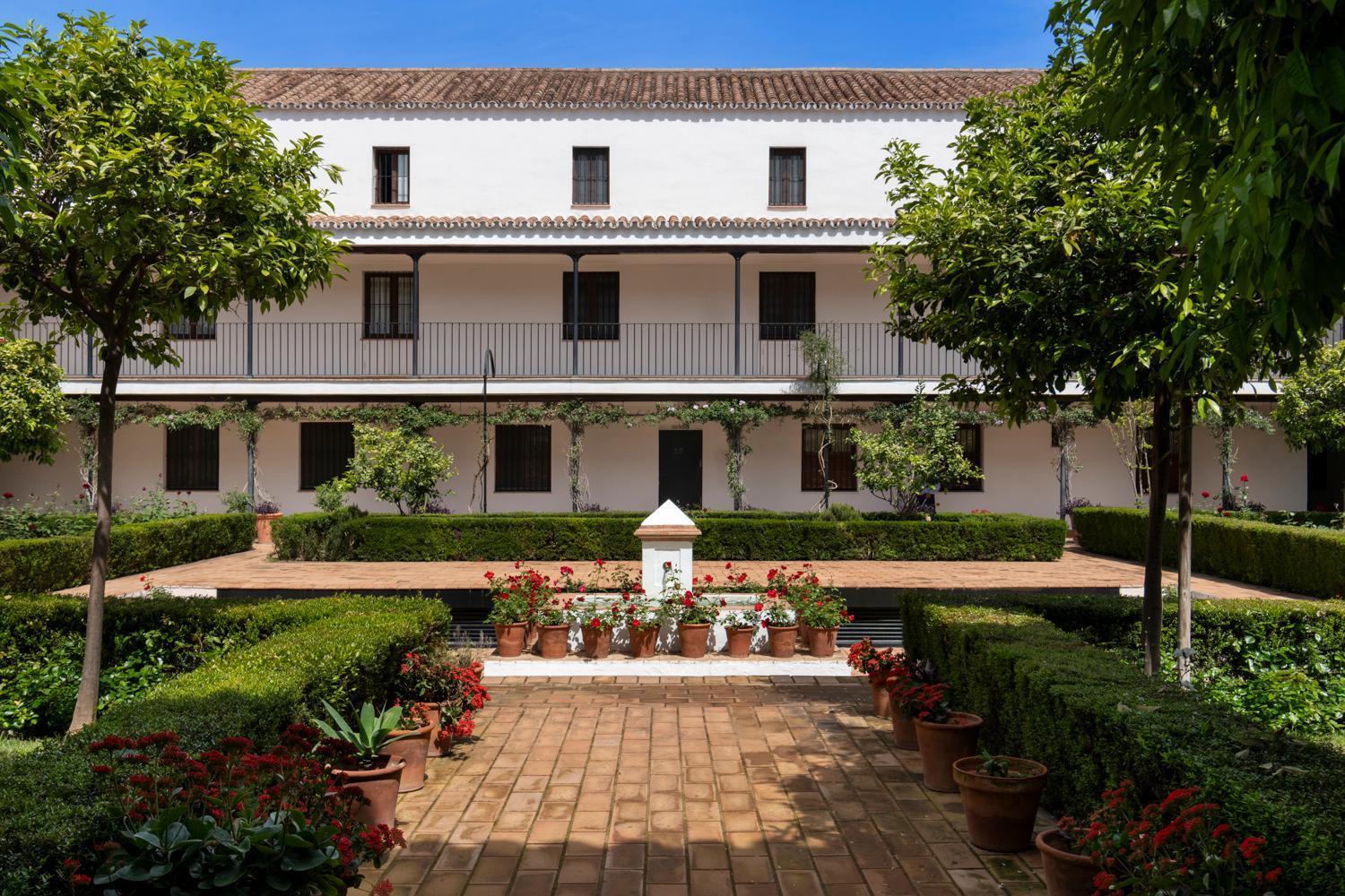Magno Apartments San Laureano - Private Parking Included Seville Exterior photo